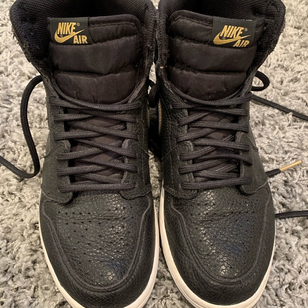 Nike Air Jordan’s Retro Men’s Sneakers